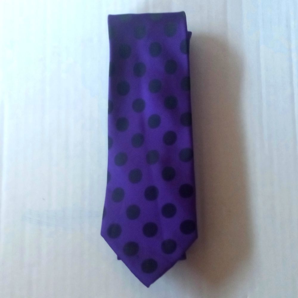 Brand Q tie ( bag Y )